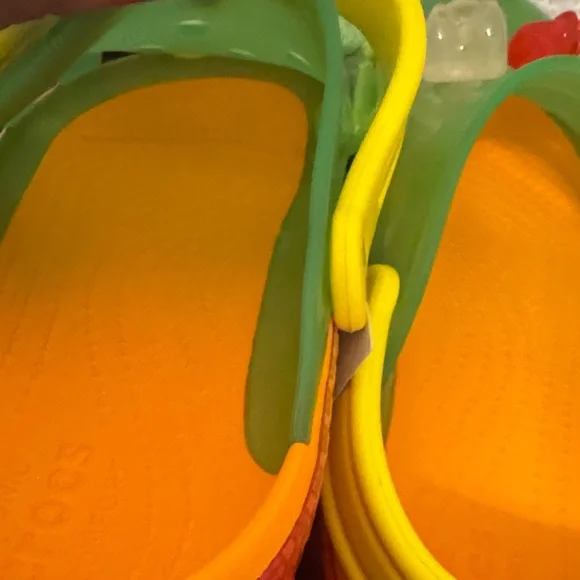 NWOB HARIBO Gummy Bear crocs - size 5 men and 7 women - Picture 6 of 10